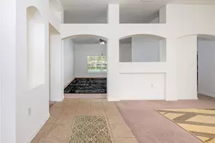 10117 Whisper Pointe Dr, Tampa, FL 33647 - Photo 4