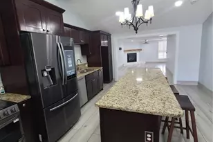 8320 Woodlake Pl, Tampa, FL 33615 - Photo 24