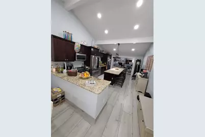 8320 Woodlake Place, Tampa, FL 33615 - Photo 18