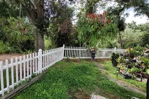 8320 Woodlake Pl, Tampa, FL 33615 - Photo 40