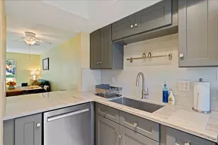 200 Glennes Ln, Dunedin, FL 34698 - Photo 4