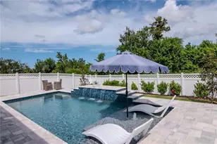 979 Signet Dr, Apollo Beach, FL 33572 - Photo 2