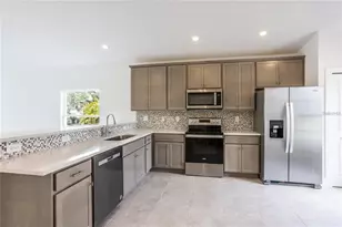 475 Winwood Ct, Port Charlotte, FL 33954 - Photo 4