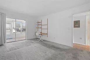 209 NE Lincoln Circle N, Saint Petersburg, FL 33702 - Photo 14