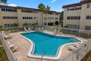 209 NE Lincoln Circle N, Saint Petersburg, FL 33702 - Photo 22