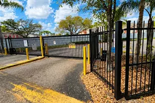 7141 E Bank Dr, Tampa, FL 33617 - Photo 10