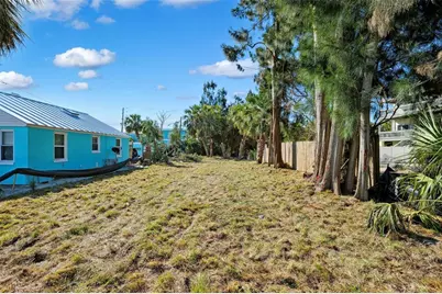 115 125th Avenue, Treasure Island, FL 33706 - Photo 1