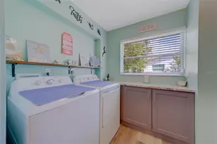 9262 140th Ln, Seminole, FL 33776 - Photo 38
