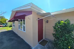 611 Lyndhurst St, Dunedin, FL 34698 - Photo 2