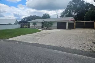 134 Owen Cir S, Auburndale, FL 33823 - Photo 2
