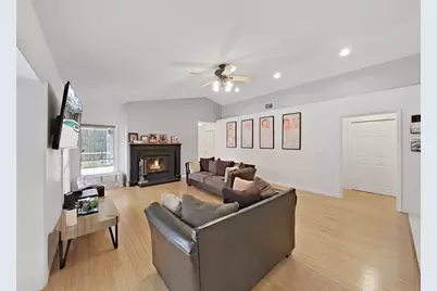 17307 Oak Ledge Drive, Lutz, FL 33549 - Photo 14