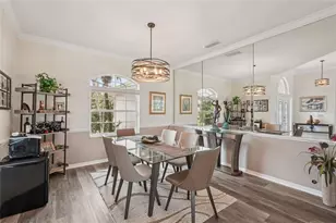 6174 Misty Oaks Dr, Sarasota, FL 34243 - Photo 10