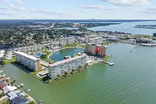 4775 Cove Cir, Saint Petersburg, FL 33708 - Photo 16