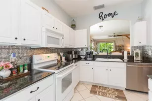18102 Nassau Point Dr, Tampa, FL 33647 - Photo 14