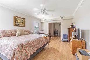 912 Riverside Dr, Tarpon Springs, FL 34689 - Photo 18