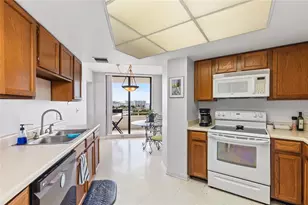 5950 Pelican Bay Plaza S, Gulfport, FL 33707 - Photo 34