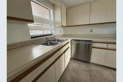 145 116th Avenue #303, Treasure Island, FL 33706 - Photo 6