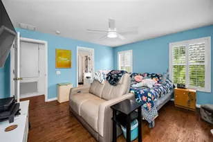 1033 Bella Vista Dr NE, Saint Petersburg, FL 33702 - Photo 24