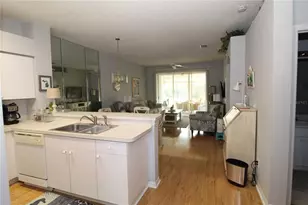 704 Tremont Greens Ln, Sun City Center, FL 33573 - Photo 8