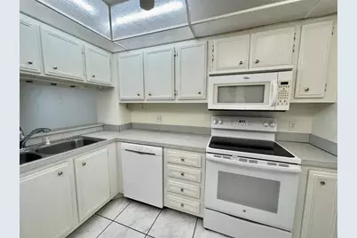 18304 Gulf Boulevard #610, Redington Shores, FL 33708 - Photo 10