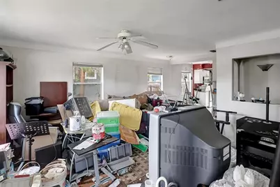 532 Hampton Avenue NE, Saint Petersburg, FL 33703 - Photo 4