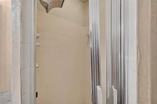 4720 Coquina Key Dr SE, Saint Petersburg, FL 33705 - Photo 38