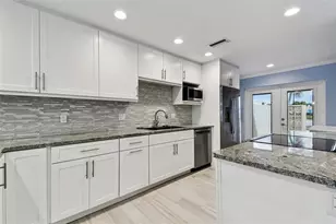 334 Boca Ciega Point Blvd, Saint Petersburg, FL 33708 - Photo 6