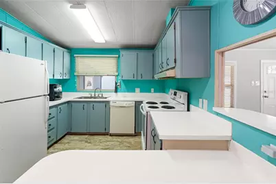 35021 McCulloughs Leap, Zephyrhills, FL 33541 - Photo 14