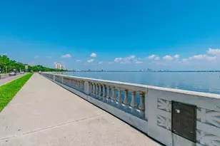 2813 W Hawthorne Rd, Tampa, FL 33611 - Photo 38