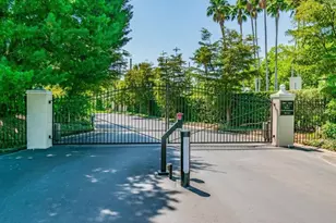 2813 W Hawthorne Rd, Tampa, FL 33611 - Photo 40