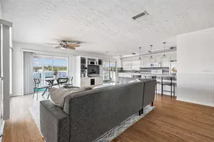 9914 Alavista Dr, Gibsonton, FL 33534 - Photo 8