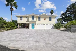 9914 Alavista Dr, Gibsonton, FL 33534 - Photo 4