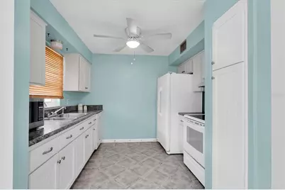 1150 Rue Des Reines #2B, South Pasadena, FL 33707 - Photo 16