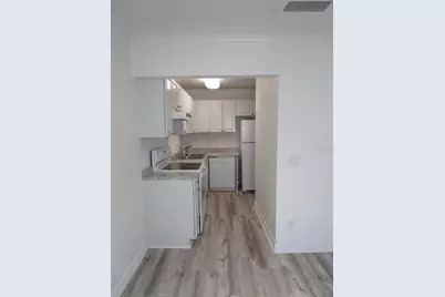 13831 Orange Sunset Drive #201, Tampa, FL 33618 - Photo 8