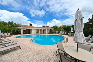 277 Valencia Cir, Saint Petersburg, FL 33716 - Photo 46