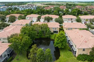 277 Valencia Cir, Saint Petersburg, FL 33716 - Photo 6