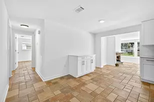 603 Shore Dr E, Oldsmar, FL 34677 - Photo 14