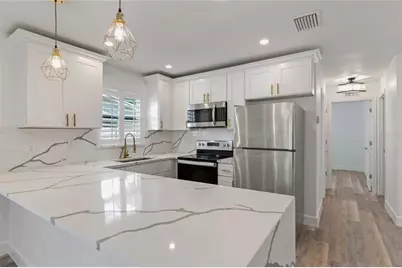 1872 New Hampshire Avenue NE, Saint Petersburg, FL 33703 - Photo 6