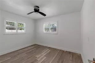 1872 New Hampshire Ave NE, Saint Petersburg, FL 33703 - Photo 20