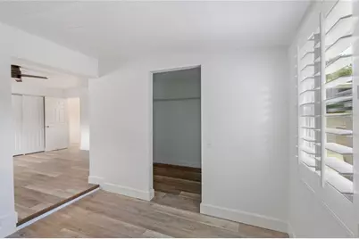 1872 New Hampshire Avenue NE, Saint Petersburg, FL 33703 - Photo 22