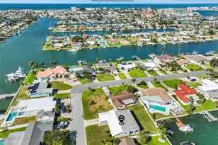 710 116th Ave, Treasure Island, FL 33706 - Photo 2