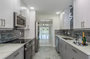 417 E Boca Ciega Point Blvd N, Saint Petersburg, FL 33708 - Photo 8