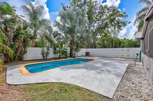 1712 N Club Ct, Tampa, FL 33612 - Photo 22