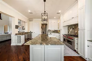231 Midway Island, Clearwater Beach, FL 33767 - Photo 18