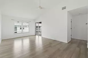 244 Nautilus Way, Treasure Island, FL 33706 - Photo 4