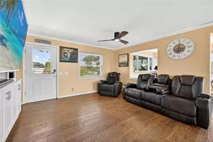 5426 Griffin View Dr, Lady Lake, FL 32159 - Photo 8