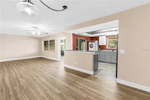 4455 Duhme Rd, Saint Petersburg, FL 33708 - Photo 10