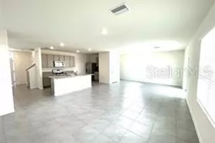 17031 Wave Tressle Pl, Wimauma, FL 33598 - Photo 8