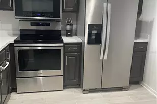 106 1st St E, Saint Petersburg, FL 33715 - Photo 4