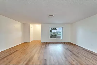 1010 Yellowbird Place, Sun City Center, FL 33573 - Photo 4